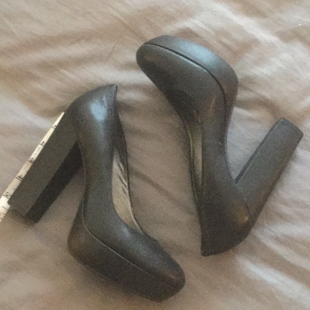 Gianni Bini.  Platform. Block heels. Size 9.5